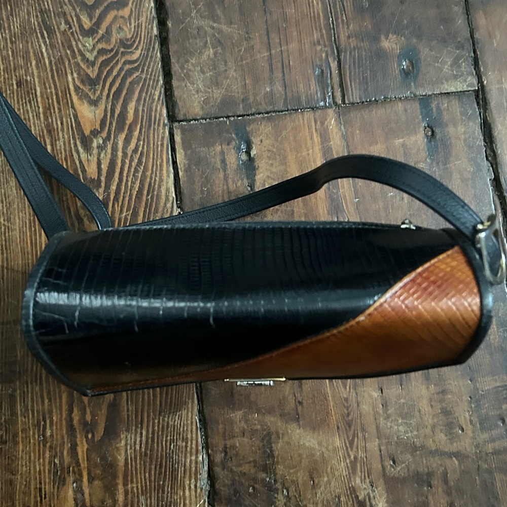 Roche Ventura Black & Brown Burma Leather Shoulder Bag - Picture 9 of 12